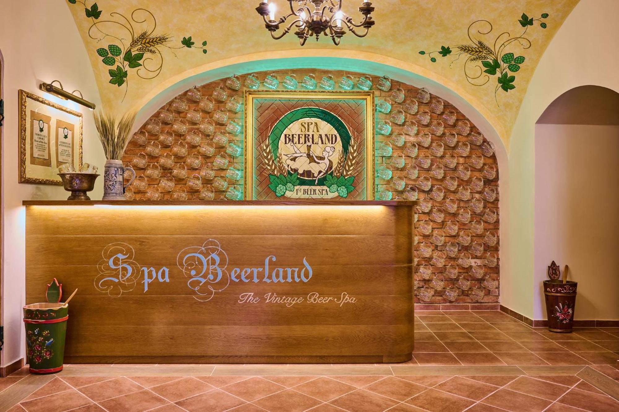 Spa Beerland - At The Golden Lamb Plzeň Extérieur photo